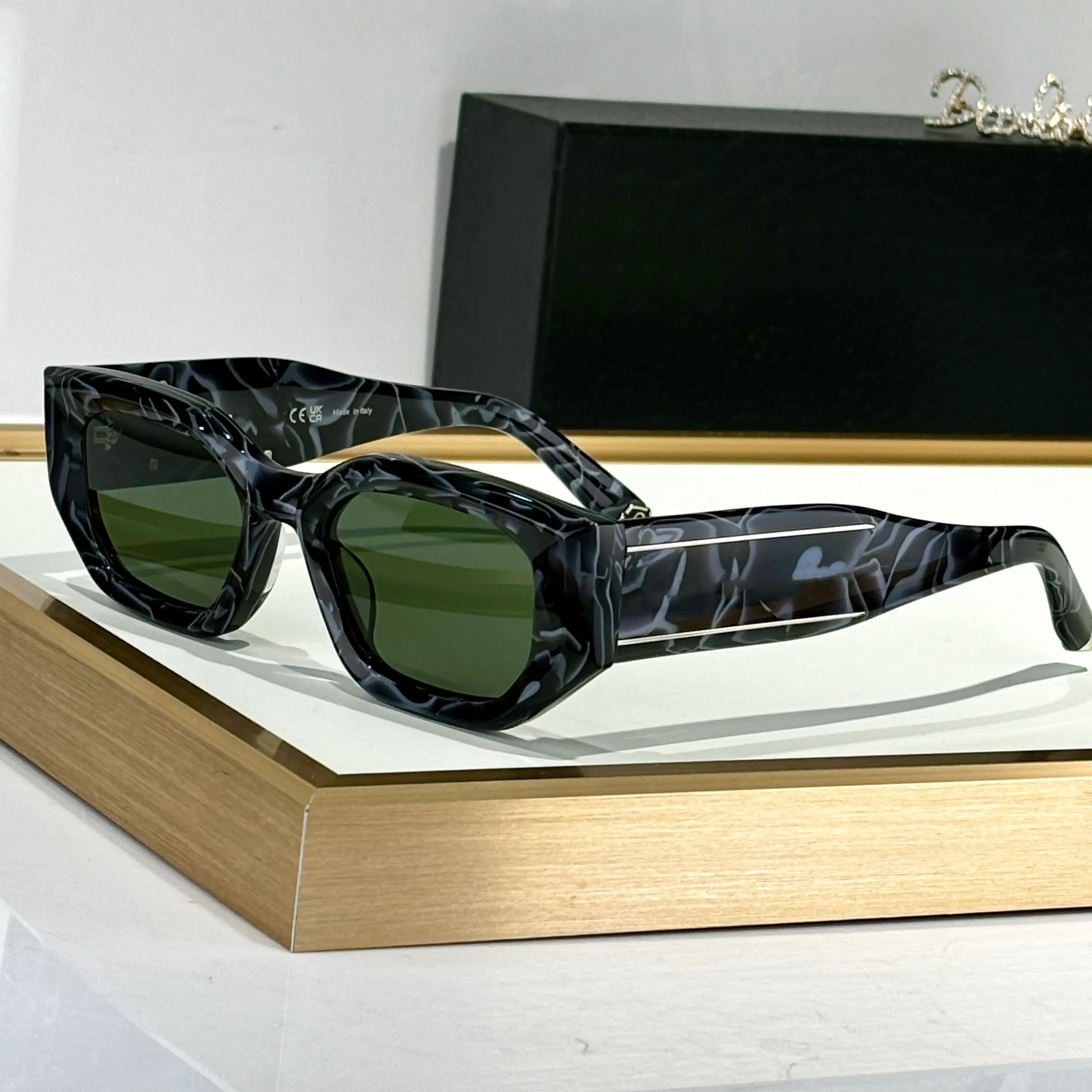 Occhiali Da Sole KISS Occhiali Da Sole Vintage Anni '60 - Stile Retrò Quadrato, Montatura Nero & Oro, Unisex KISS Eyewear Montatura Quadrata Nero Oro - Foto 12