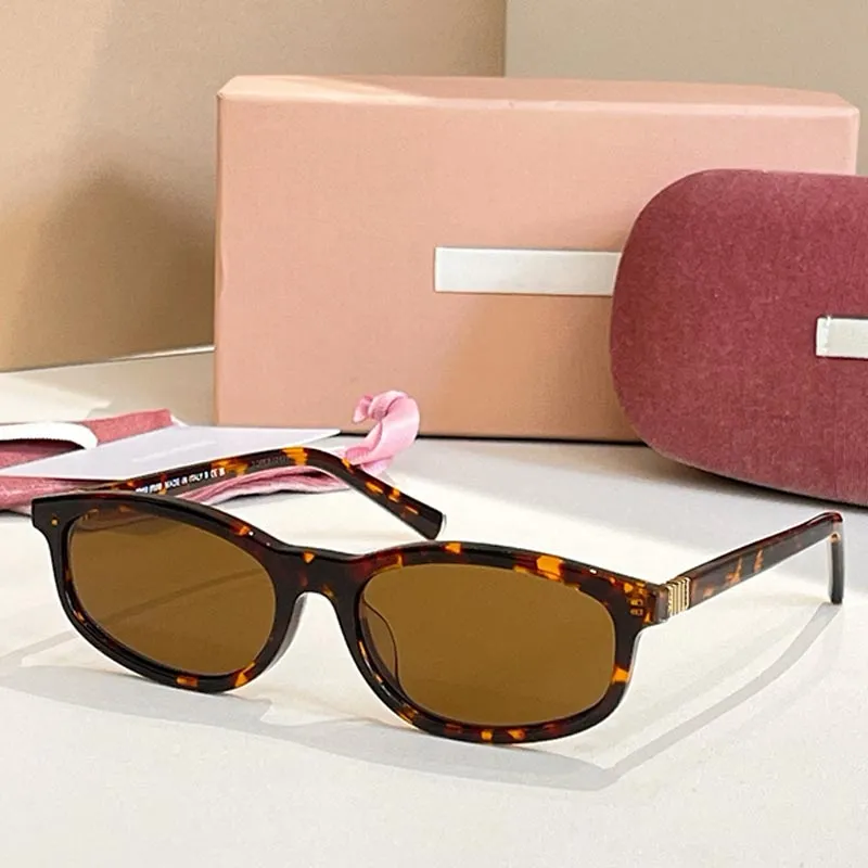 Fashion Lux Tortoise Shell Cat-Eye Sunglasses Amazon.com: Dollger 2PCS Retro Cat Eye Sunglasses for Women  main image 2