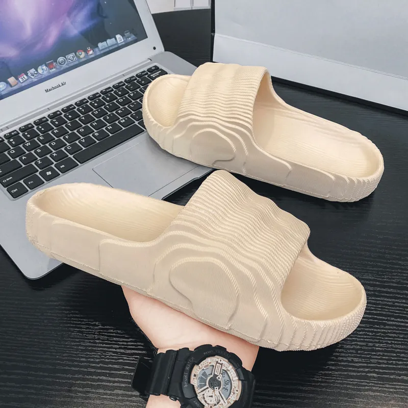 Men's Summer New Fashion Beautiful Simple Slippers Wear Thick Soles Non Slip Outdoor Sports Leisure Beach Flip Flops_vogvips.com