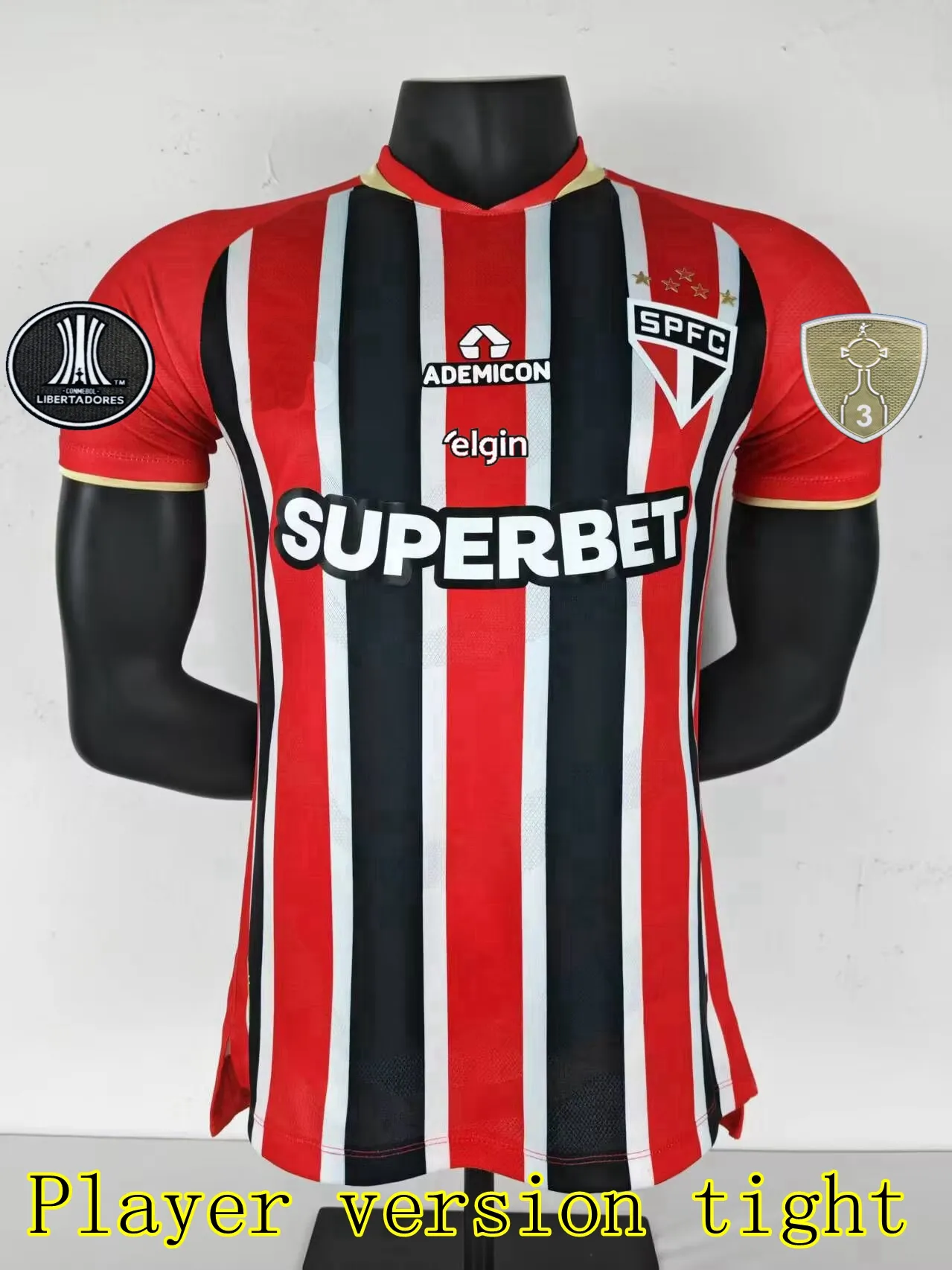Oscar recebe a camisa 8 em seu retorno ao São Paulo | Jovem Pan