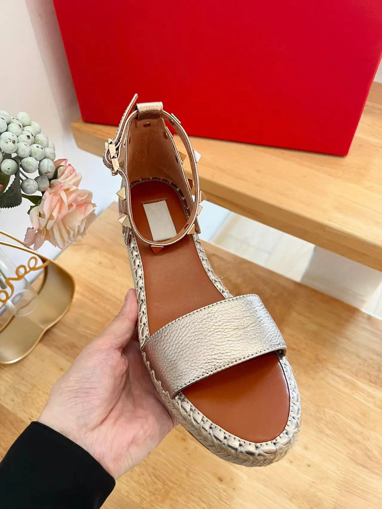 ○ DHgate Elegantes Sandalias De Cuñas De Verano: Tacones De Plataforma De  Evasión Para Mujeres, Peso Ligero Para Uso Diario, Zapatos De Boda De  Fiesta EU 35 43 | Comodidad Flexible, image size:1280x1706