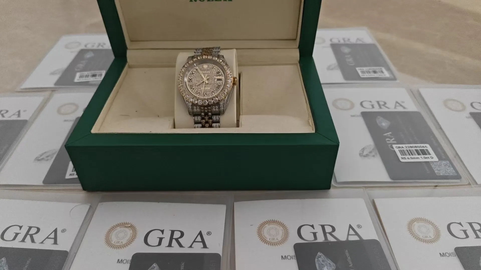 Groß sparen beim Kauf von VVS Moissanite Diamond Watch Hochvorbereitete  Taktische Mechanische Uhr Automatische Mechanische Mechanische VVS VVS