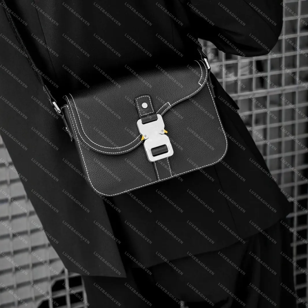 Save Big on Bulk Men's Saddle Bag Carved Flower Splicing Saddle Bag Mens  Crossbody Shoulder Bag Saddle Flip Bag Mens Bag Best Deals on DHgate