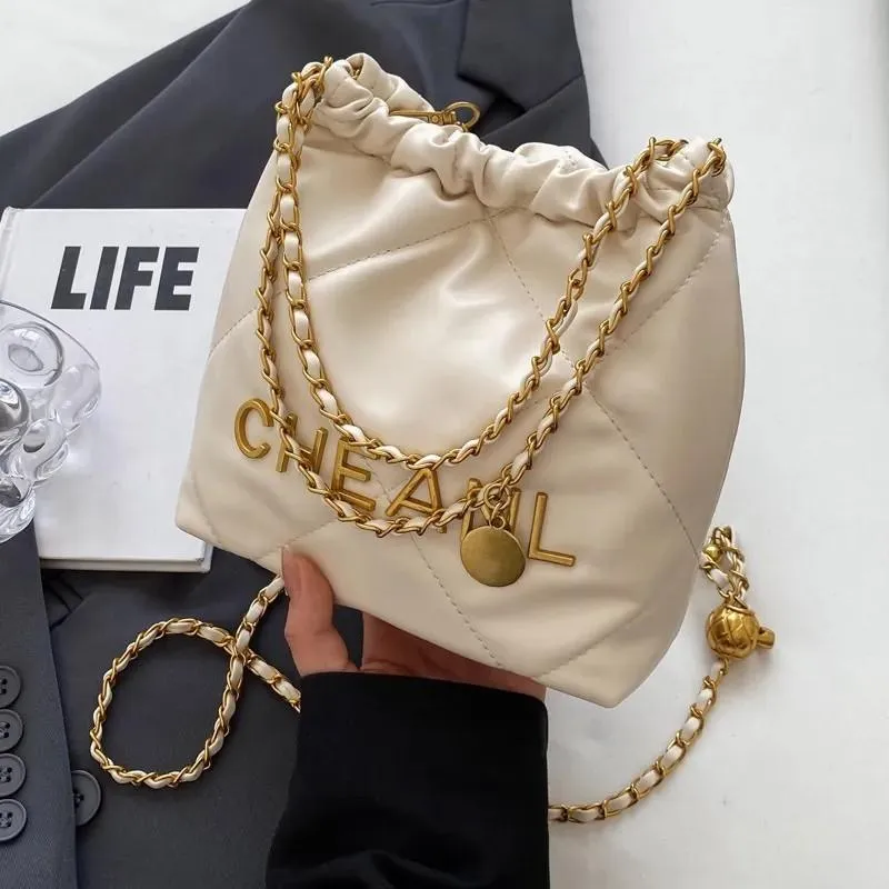 Luxury Designer Bag Hot Totes Bags Free Shipping Shoulder Bags New Casual Handbag Fashionable Letter Daily Flap for Women Designer Shoulder For woman handbag