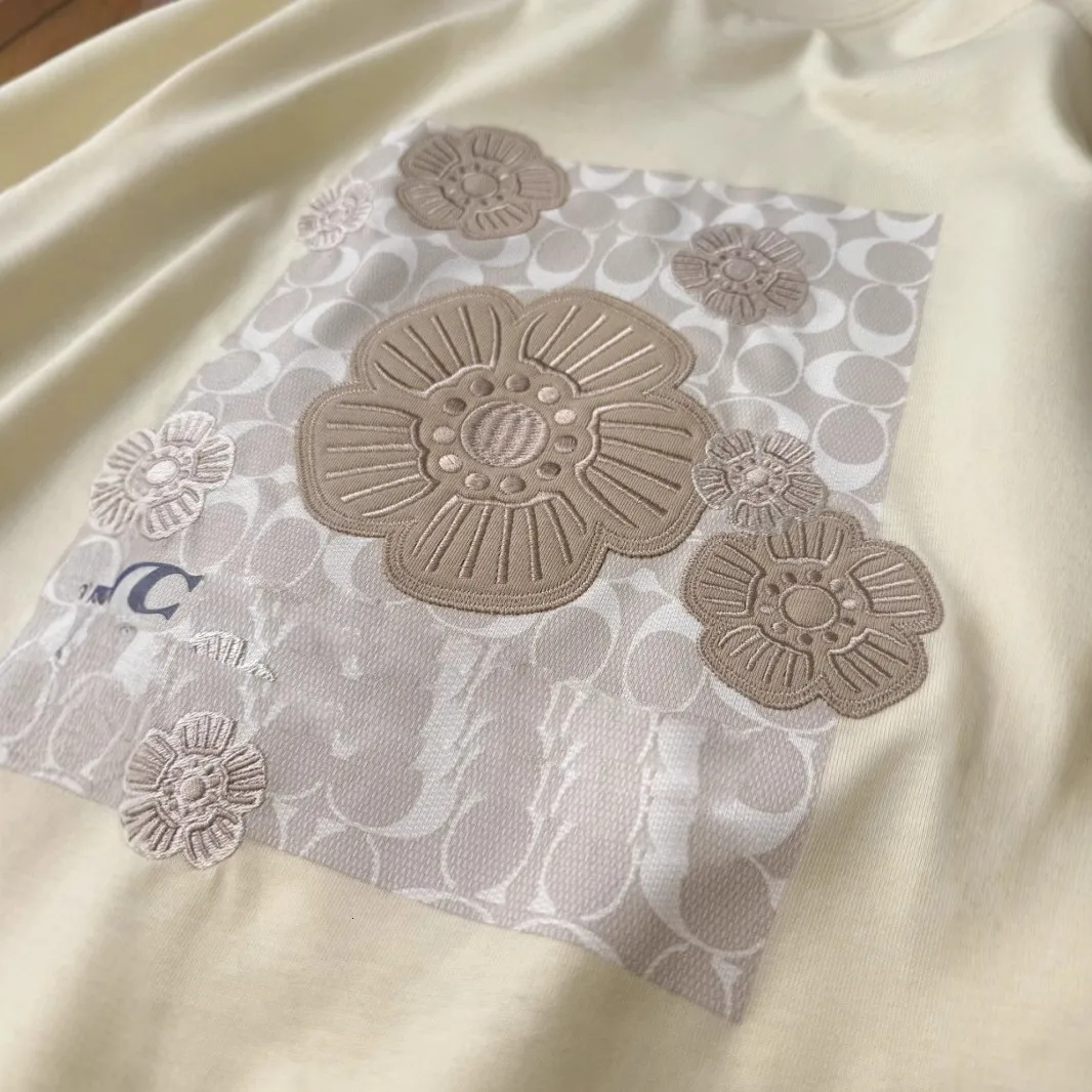 DHgate.com:Embroidered Flower T-Shirt - Designer Off White