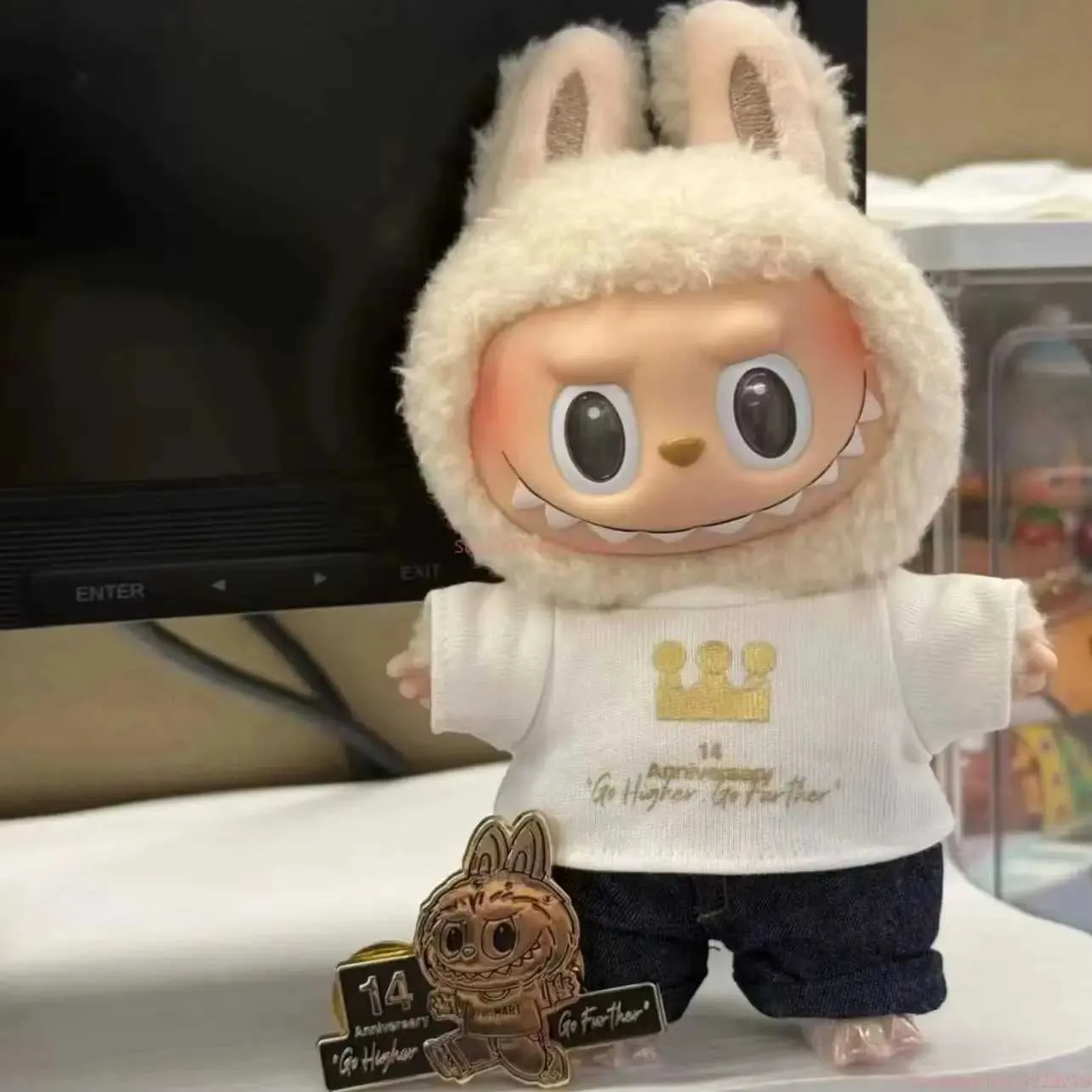 海外限定Labubu 14周年 スタッフ限定 ギフトボックス キーホルダー