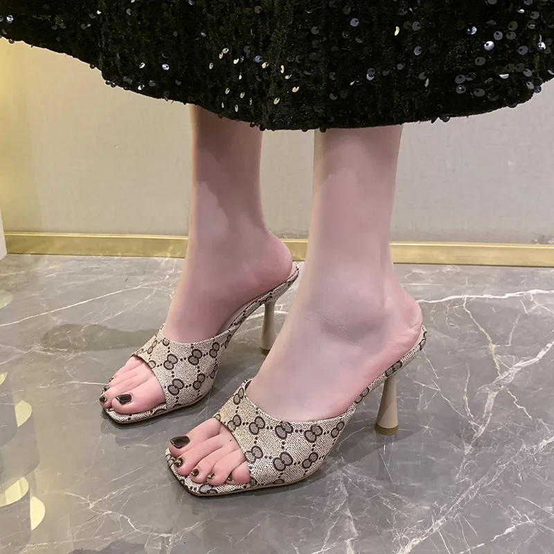Trendy designer sandalen voor dames, gratis verzending, nieuwe stijl 2025, ademend en modieus, geschikt voor buitenactiviteiten en met stilettohak._voghion.com