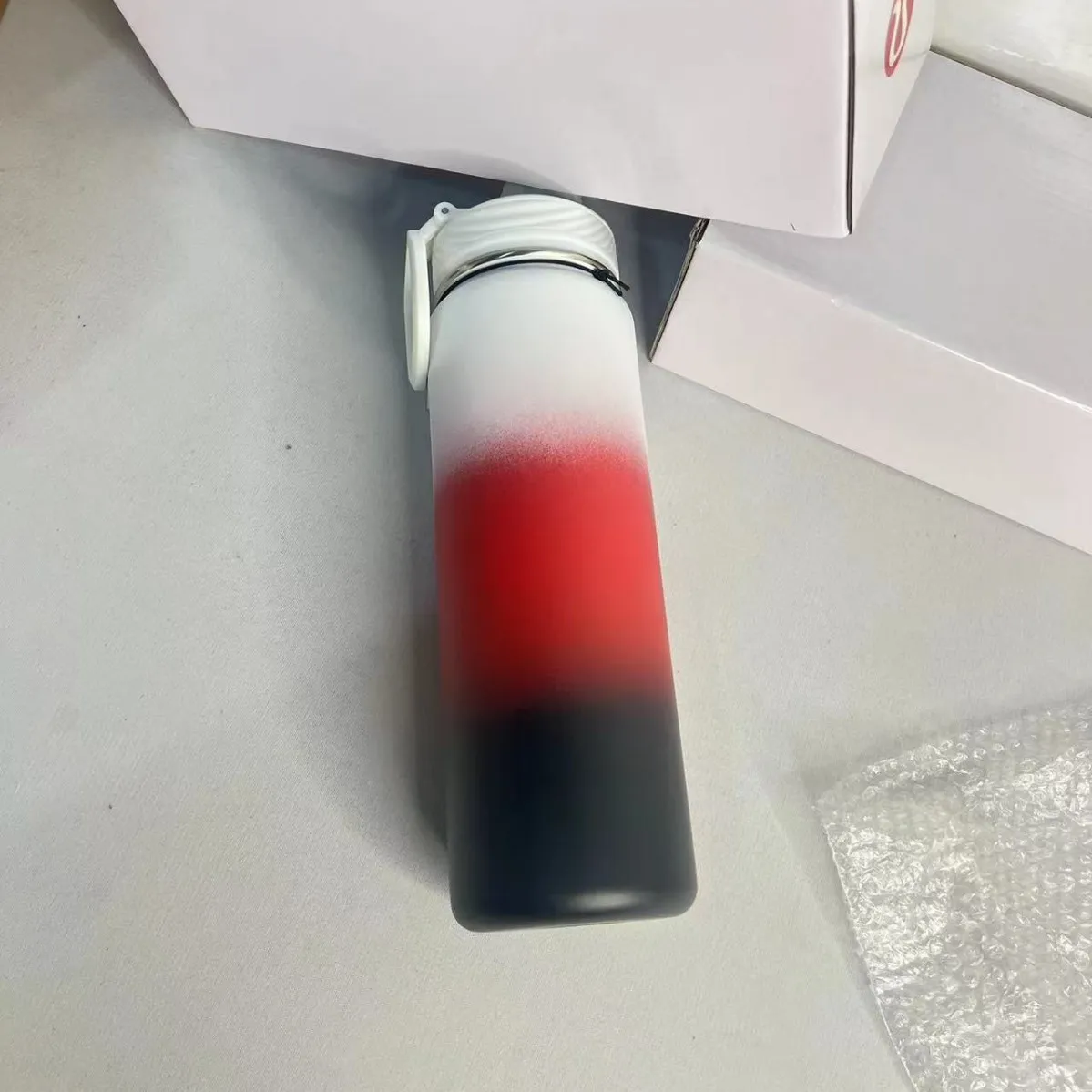 Botellas de agua aisladas espacial - Acabado Premium Garantizado