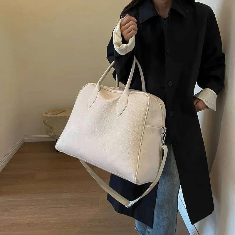 Short Distance Women's Casual large travel bags for women big Sports travelling Solid board leather bag