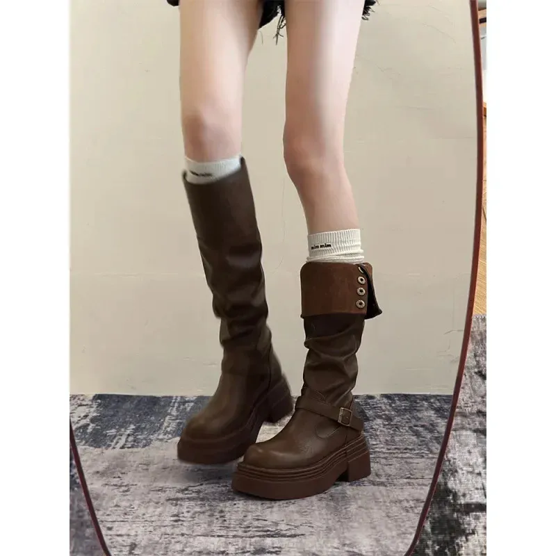 Amerikanische Retro-Stiefel im britischen Stil mit dickem Absatz, lang, Damenstiefel der Saison Herbst/Winter, schlankmachend, Gummistiefel 251126_voghion.com