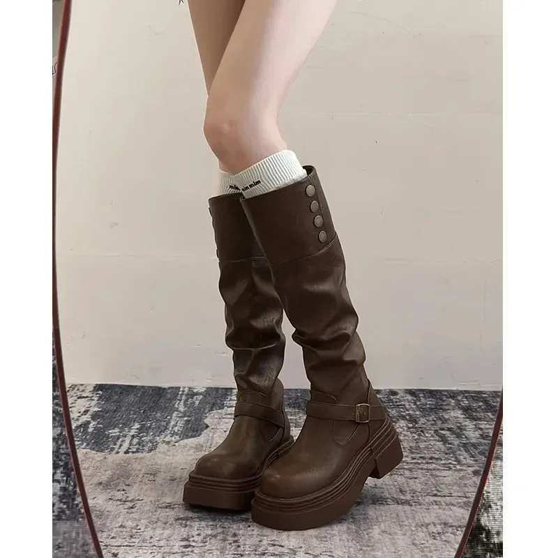 Amerikanische Retro-Stiefel im britischen Stil mit dickem Absatz, lang, Damenstiefel der Saison Herbst/Winter, schlankmachend, Gummistiefel 251126_voghion.com
