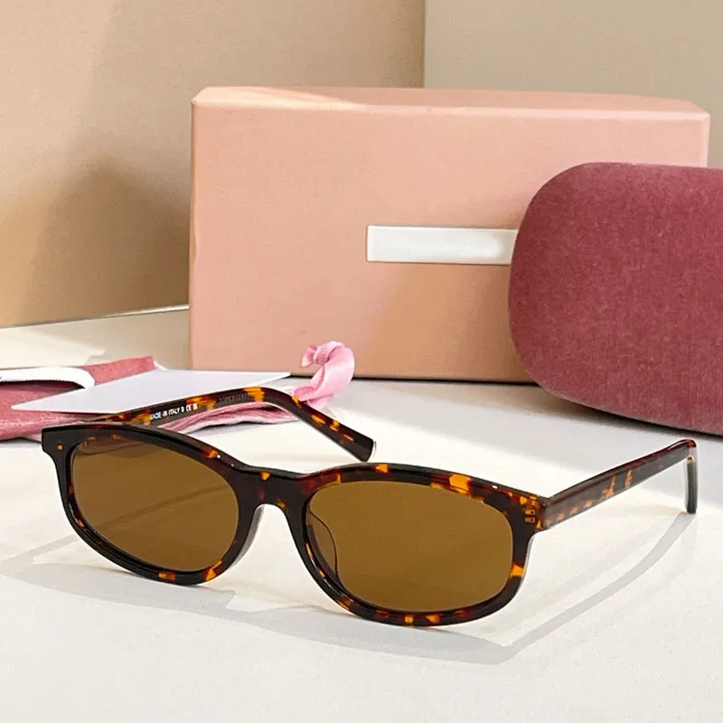 Retro Cat Eye Sunglasses with Serpentine Metal Temples, UV400 Protection Retro Cat Eye Sunglasses ? Vintage UV400 Sun Glasses with  main image 2