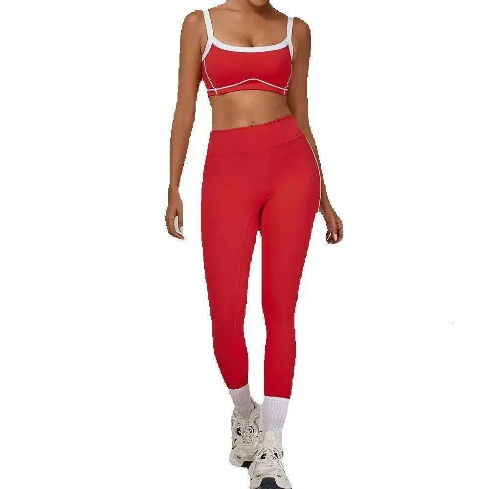 Alo Yoga Intrigue sport bh met light support • Zwart • de Bijenkorf