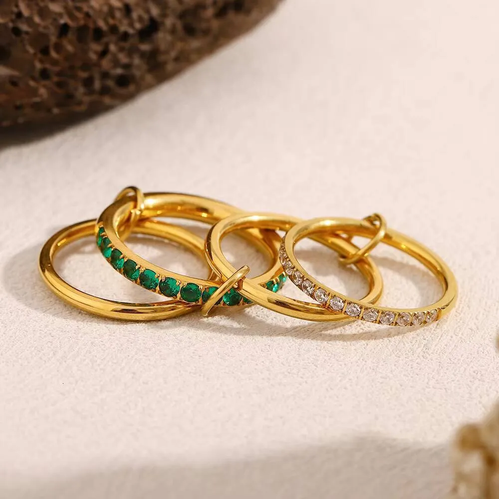 Set regalo di fidanzamento con bracciale a quattro anelli placcato oro 18 carati NS Modern Series con morganite bianca e verde._voghion.com