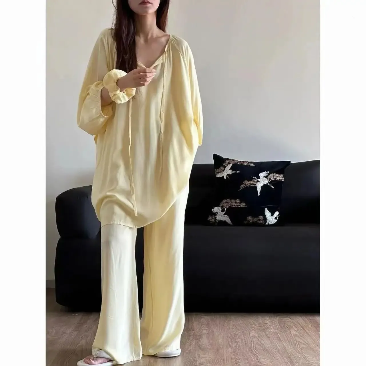 Womens Loose Acrylic Pajamas Set Three-Quarters Sleeve Top And Pants ...
