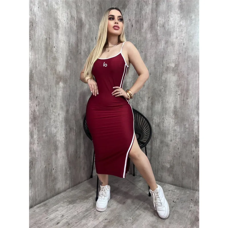 Women Designer Casual Strapless Sleeveless Slim Fit Knee-Length Dress with Feather Decoration in 3 Colors Women Designer Casual Strapless Sleeveless Slim Fit Knee-Length Dress with Feather Decoration in 3 Colors