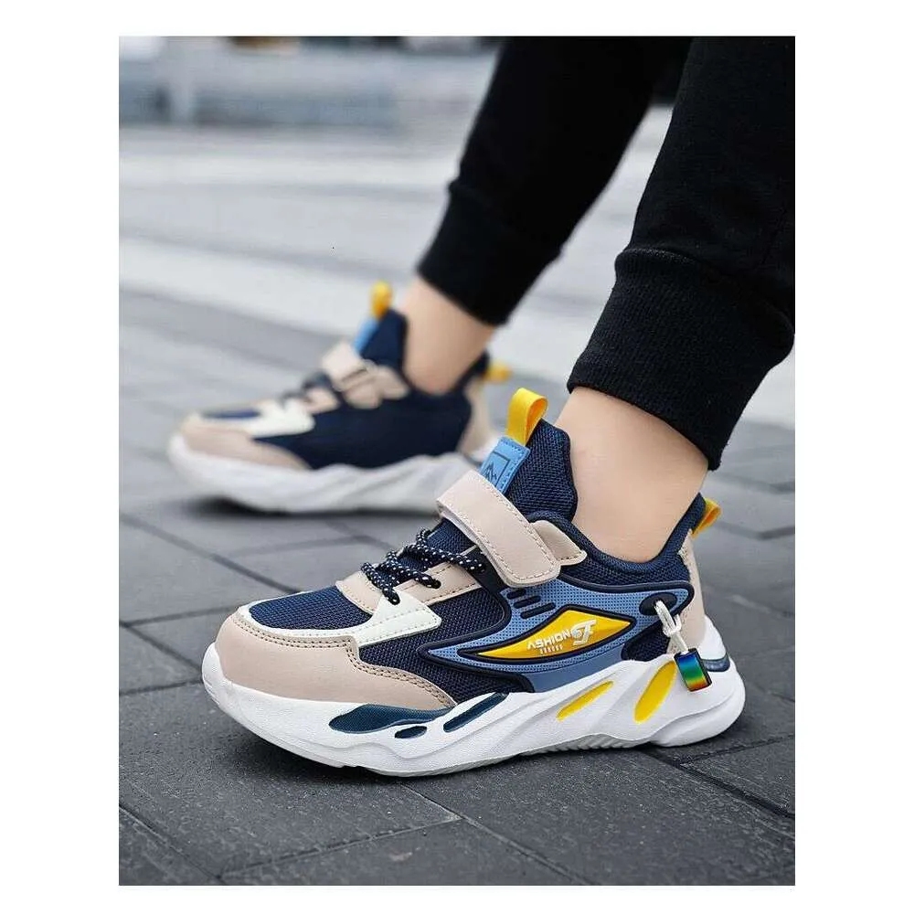Yellow Pointed Toe Women's Flat Shoes With Rhinestones And Sole_voghion.com