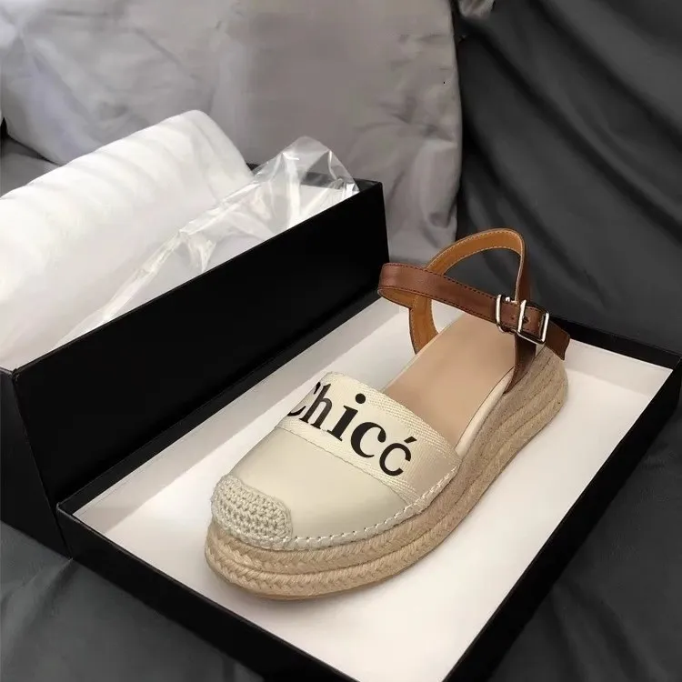 free Shipping 2026 Summer New Design Womens Lightweight Thick Sole Closed Toe Outdoor Beach Versatile Casual Fisherman_voghion.com