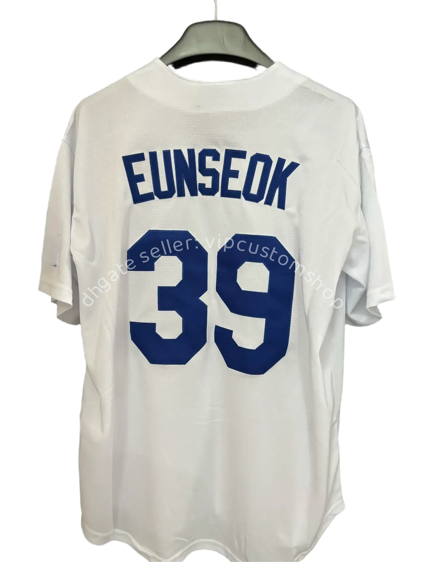 Gimana gimana ? udh pada punya belom nih jersey ? ? yok ah gasss 