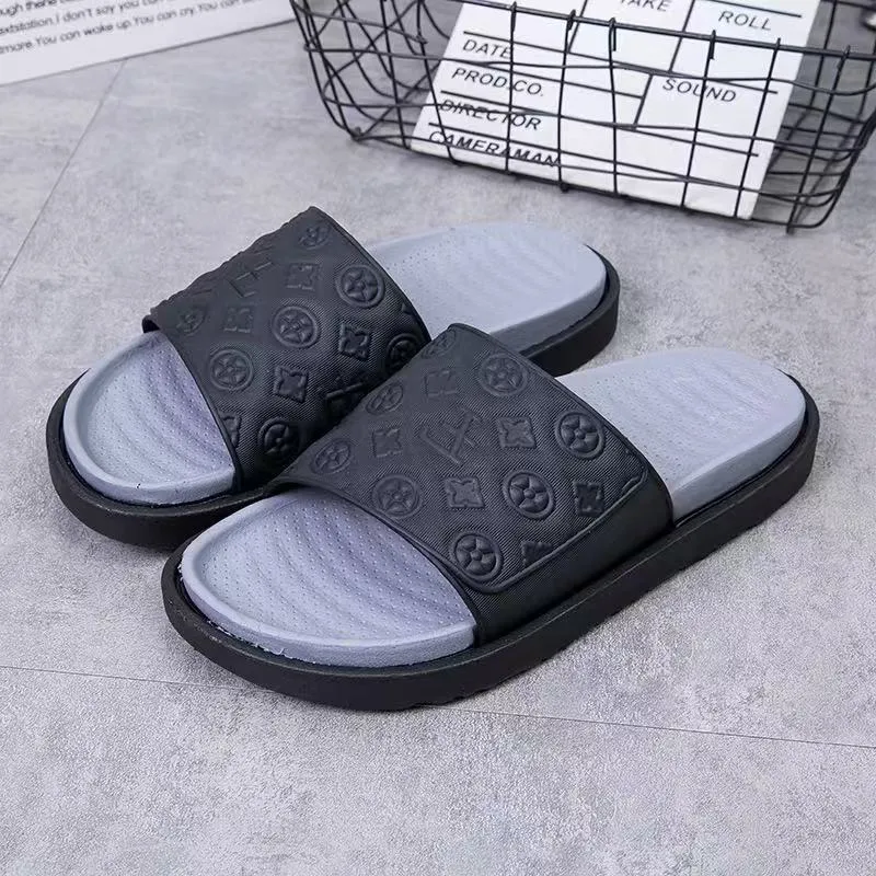 Spedizione gratuita Ciabatte da spiaggia da uomo, modello estivo firmato, nuovo arrivo, con suola morbida antiscivolo e resistenti all'usura, perfette per la casa_voghion.com