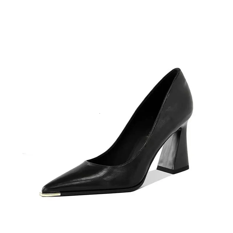Women's Classic Leather Pointed Toe Pumps Elegant Flat Shoes_voghion.com