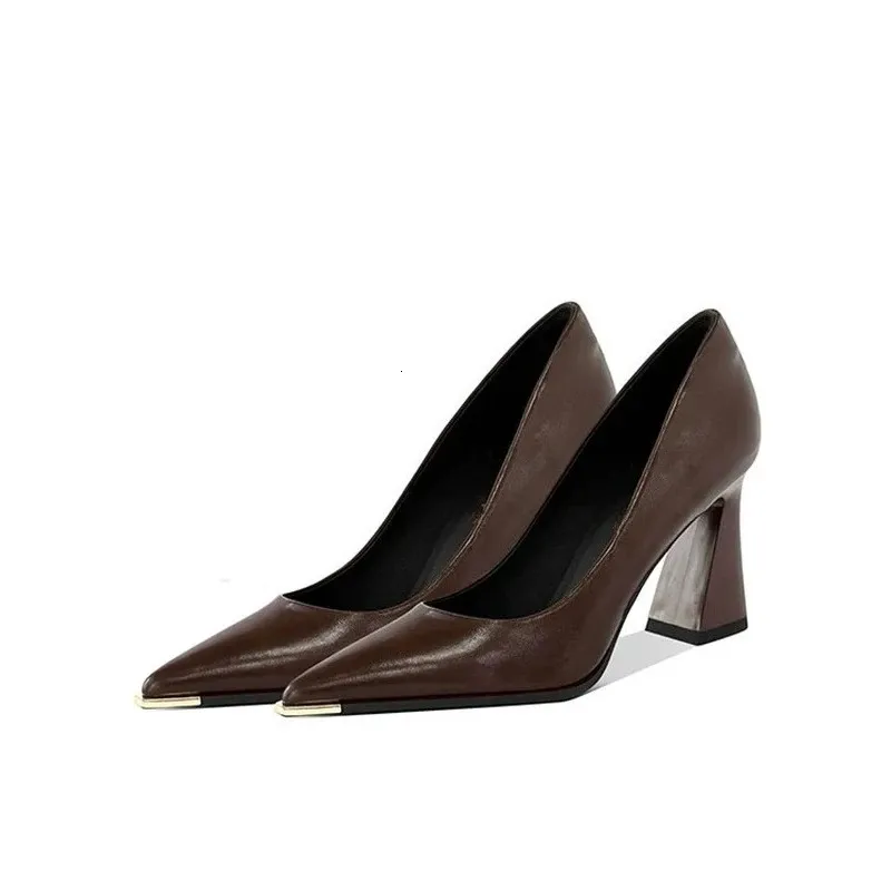 Women's Classic Leather Pointed Toe Pumps Elegant Flat Shoes_voghion.com