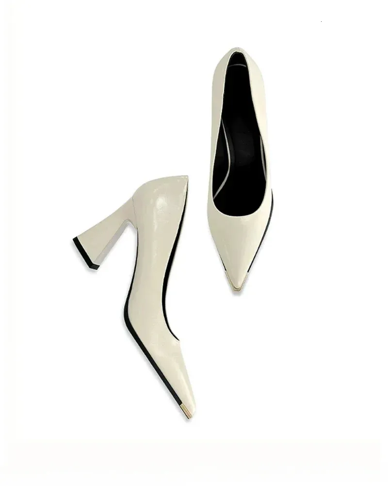 Women's Classic Leather Pointed Toe Pumps Elegant Flat Shoes_voghion.com