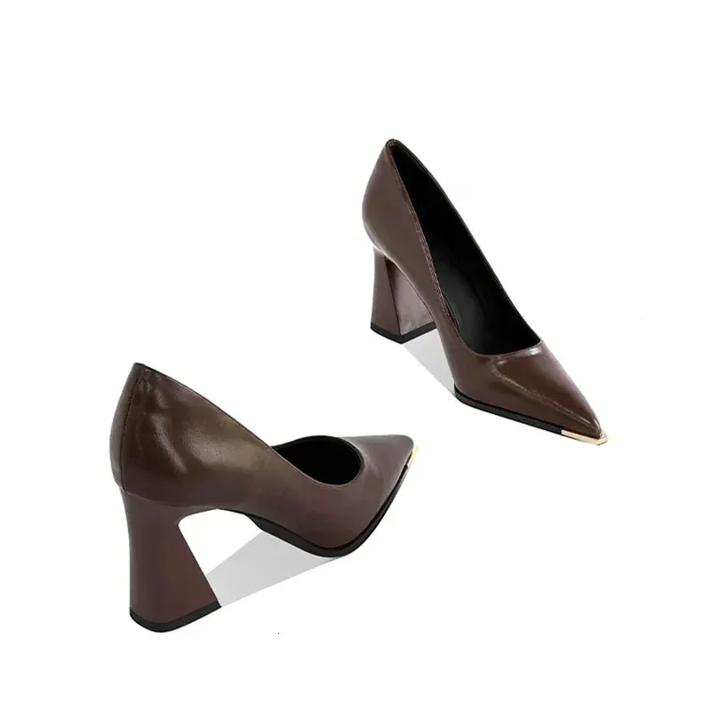 Women's Classic Leather Pointed Toe Pumps Elegant Flat Shoes_voghion.com