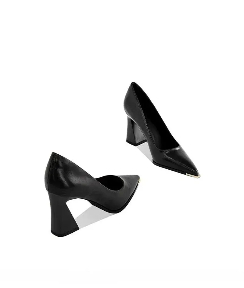 Women's Classic Leather Pointed Toe Pumps Elegant Flat Shoes_voghion.com