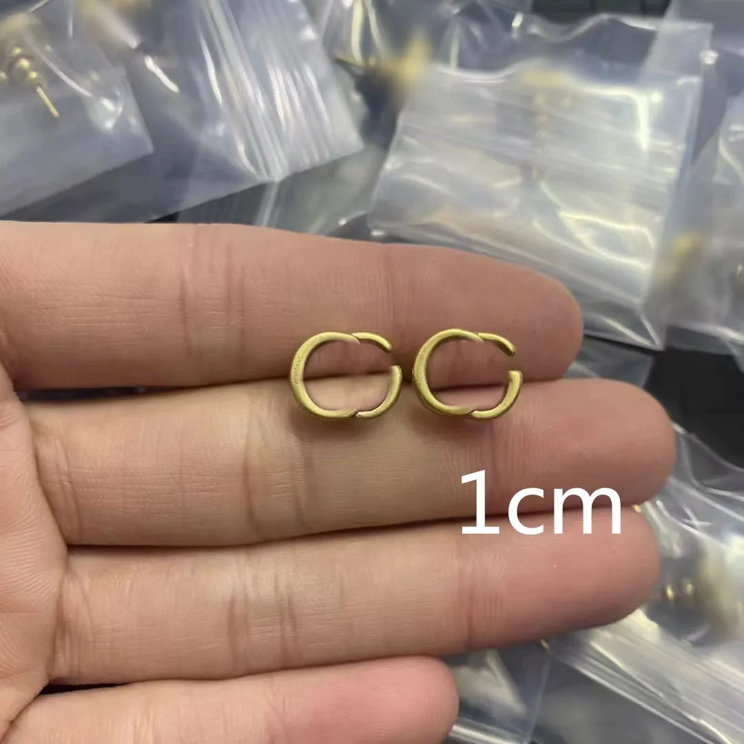Brincos Clássicos De Letras Douradas De Designer –... Fairypalace | DHgate