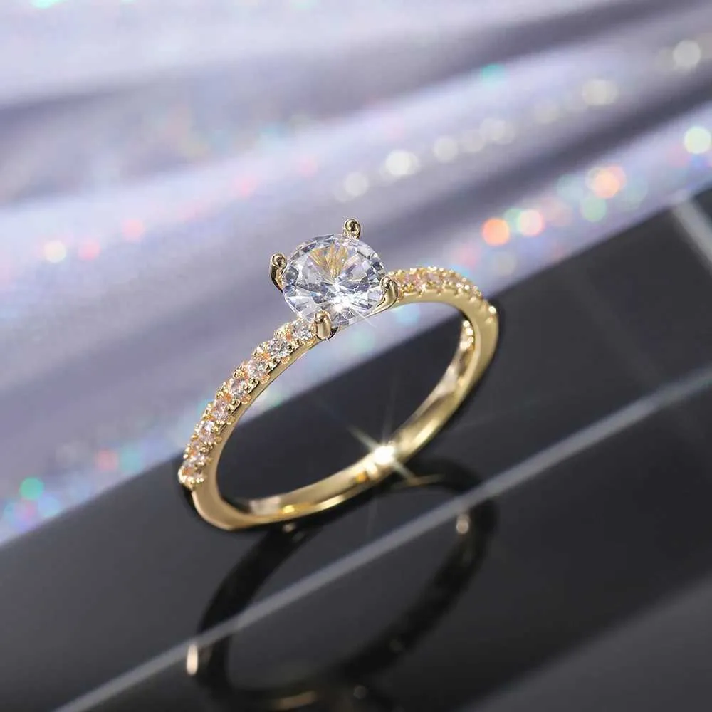 Classic 4-claw Round Zirconia Women's Engagement Wedding Ring_voghion.com