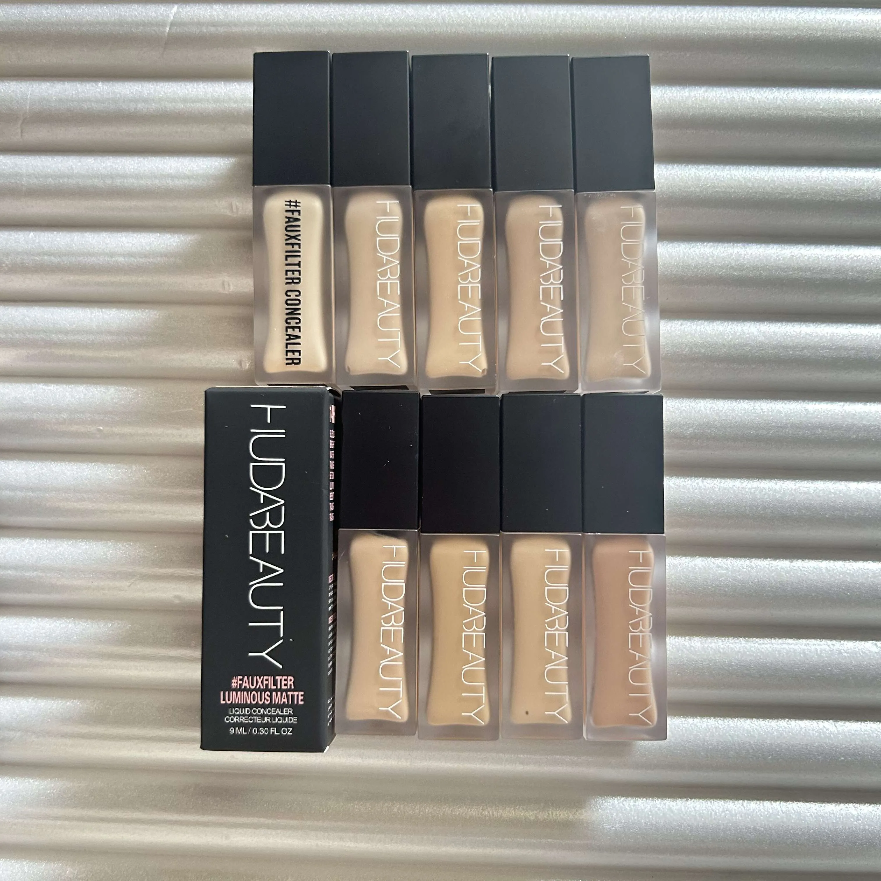 Huda Beauty Fauxfilter Luminous Matte Liquid... 