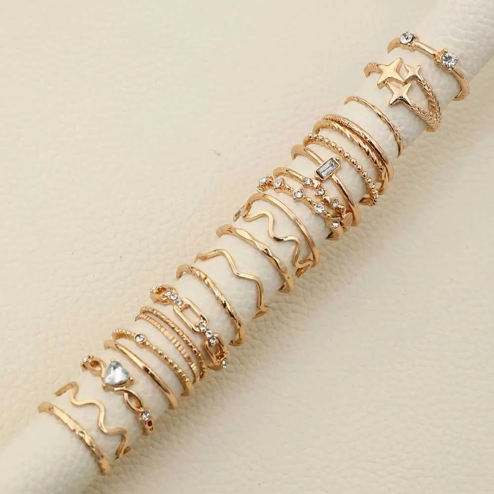 Conjunto de anéis designer geométricos de estrela e coração mulher_voghion.com