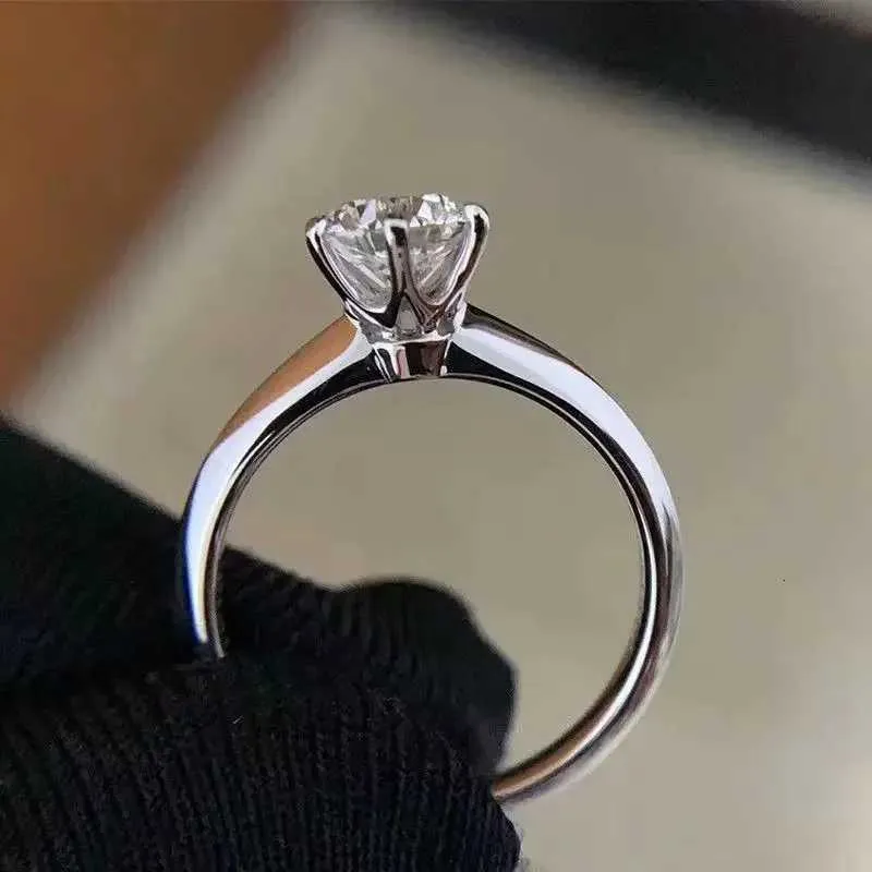 Designer Solitaire Engagement Ring With Moissanite Sterling Silver_voghion.com