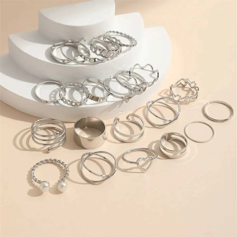 Conjunto de 22 anéis de design geométricos com pérolas_voghion.com