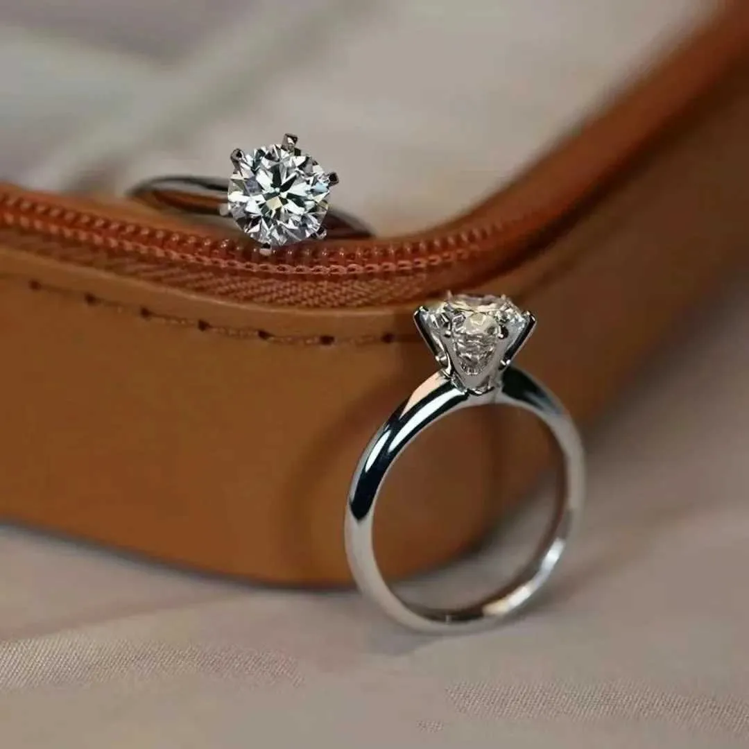 Designer Solitaire Engagement Ring With Moissanite Sterling Silver_voghion.com