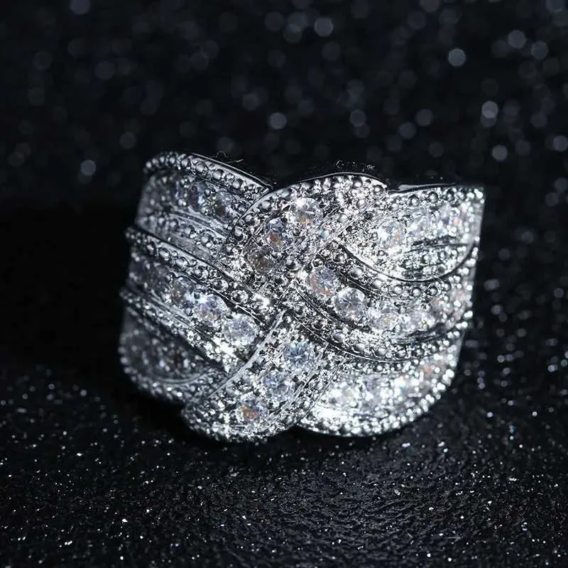 Multi-layered Cross Finger Ring With Zircon For Women Statement_voghion.com