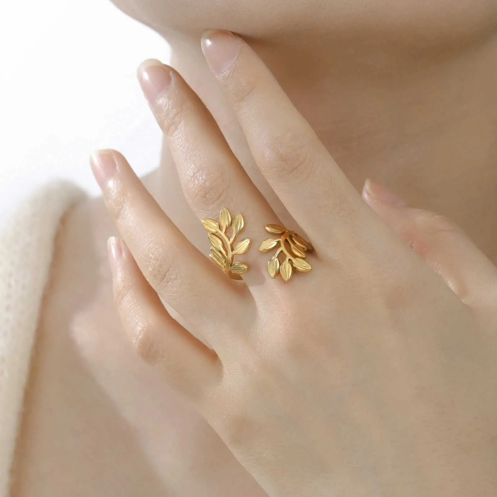 Adjustable Gold Stainless Steel Designer Ring For Women_voghion.com