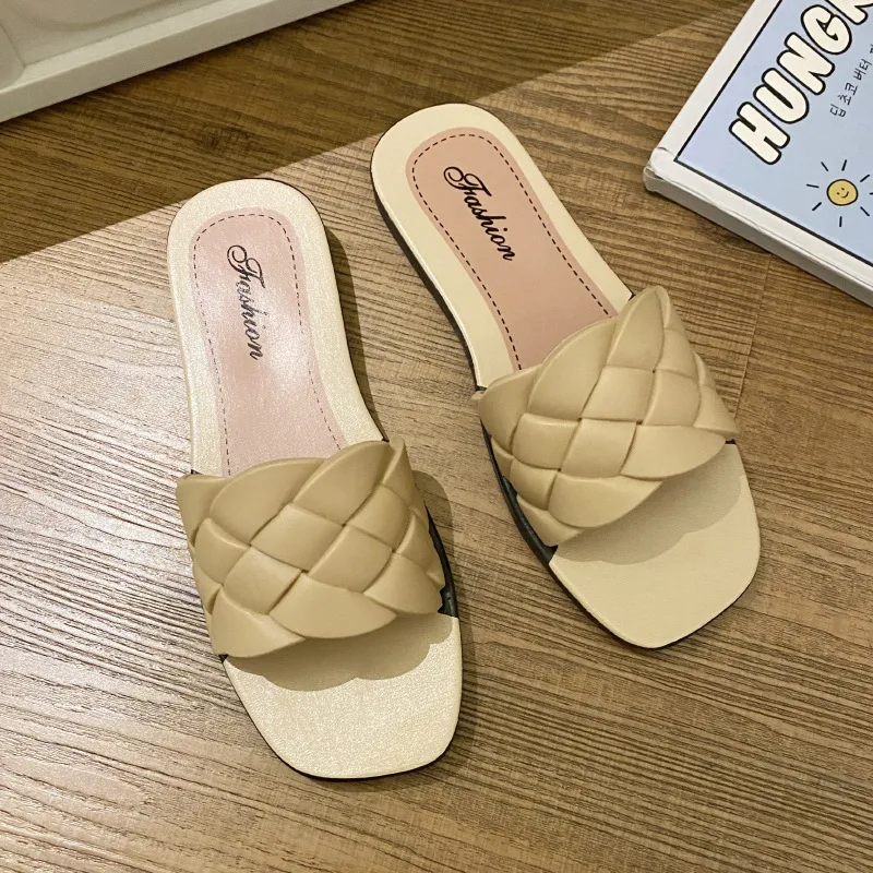 Summer Designer New Woven Diamond Pattern Home Outdoor Versatile Fashion Lightweight Breathable Slippers Anti Slip Wear_voghion.com