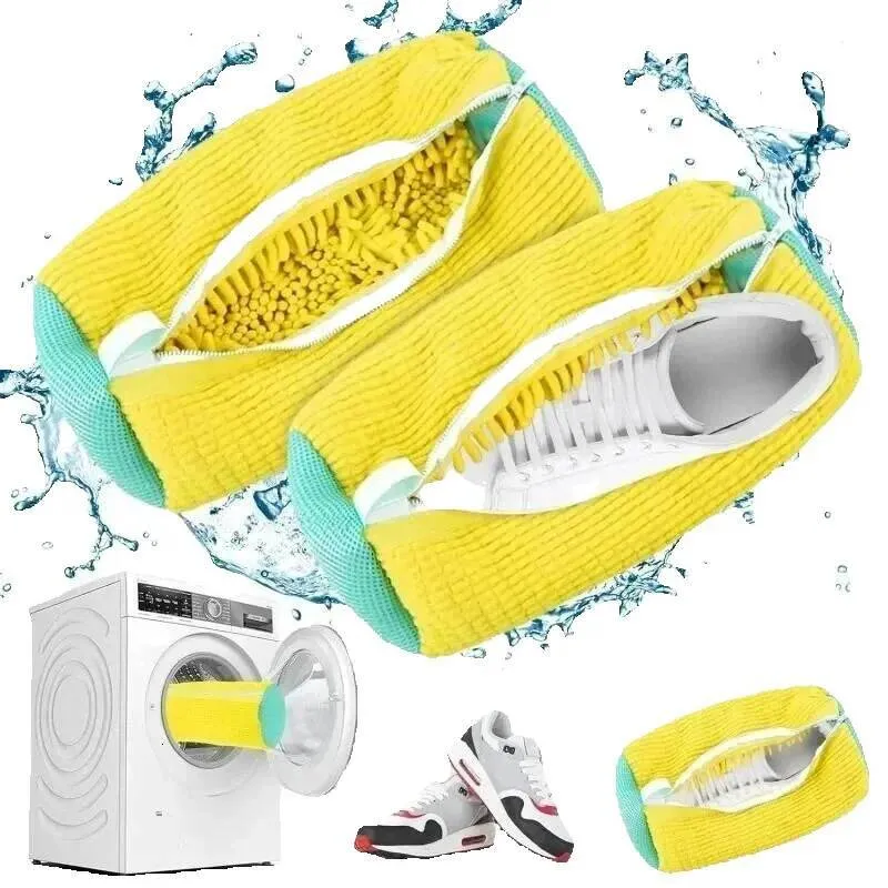 Come lavare le scarpe a mano e in lavatrice: i trucchi per non rovinarle
