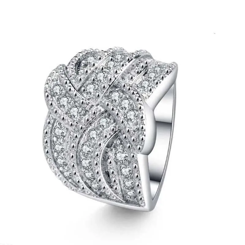 Multi-layered Cross Finger Ring With Zircon For Women Statement_voghion.com