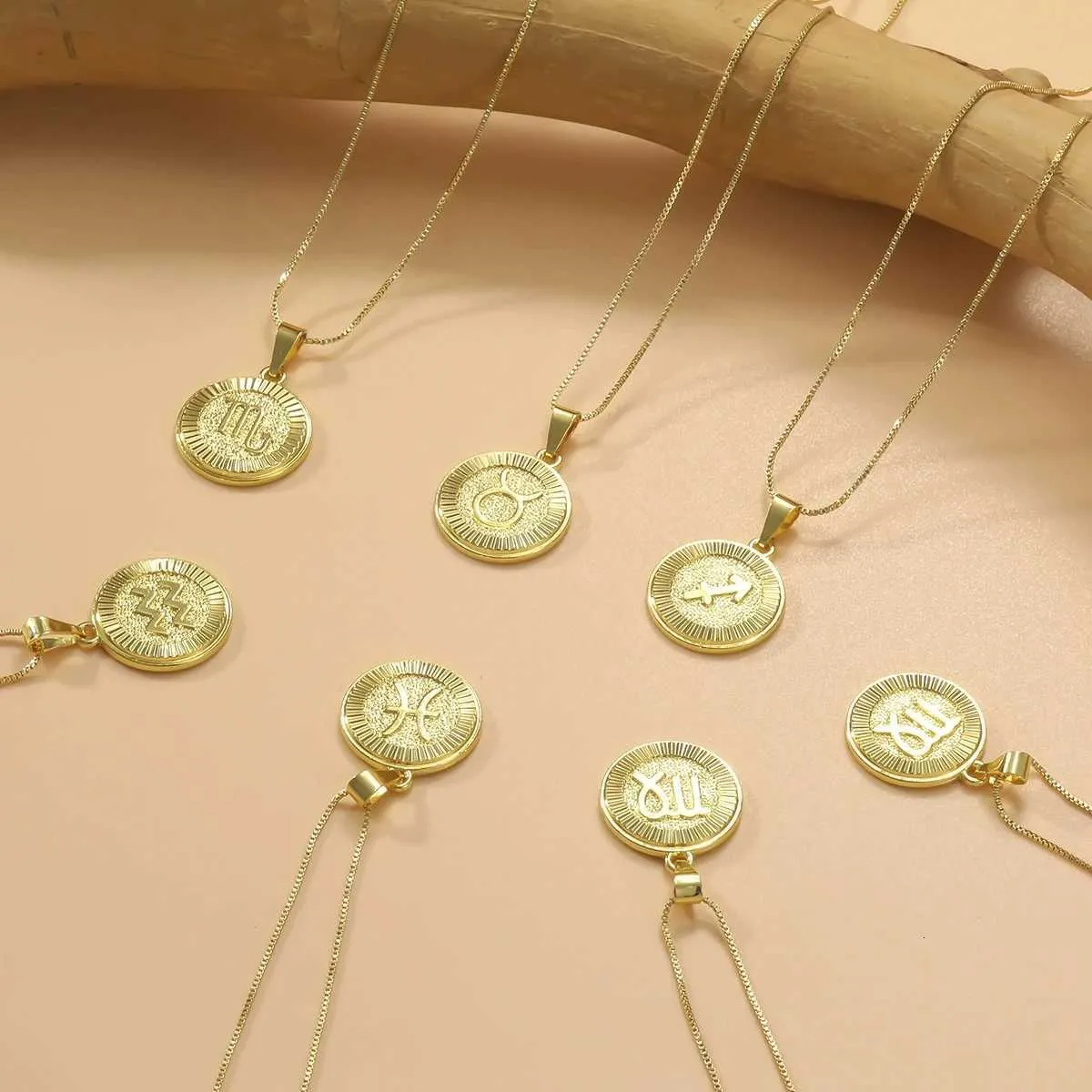 Sterrenbeeld medaillon ketting met 18 karaat goudlaag voor dames_voghion.com