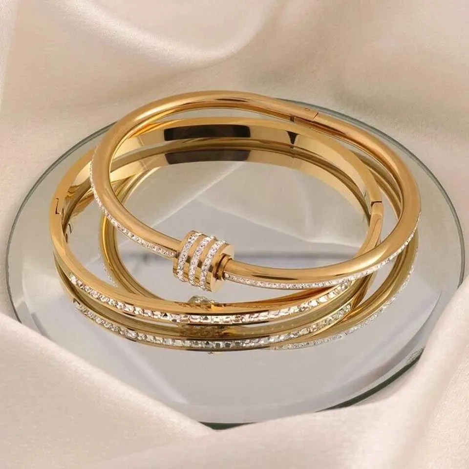 Zakol Stainless Steel Stackable Bangles With Crystal Cz Set_voghion.com