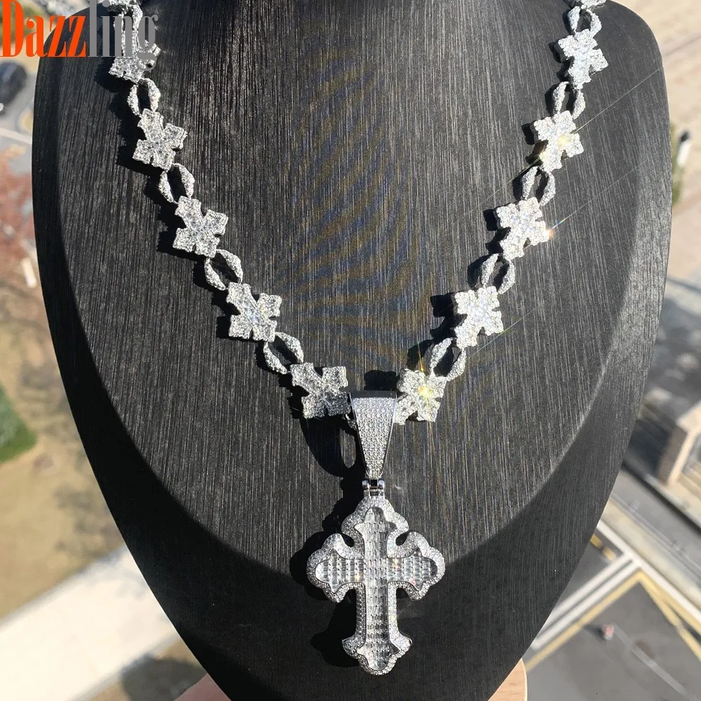 Neues Design: Luxuriöser Hip-Hop-Schmuck für Herren, verziert mit Strasssteinen, 925er Sterlingsilber, VVS1 Baguette-Moissanit-Diamant-Kreuzanhänger_voghion.com