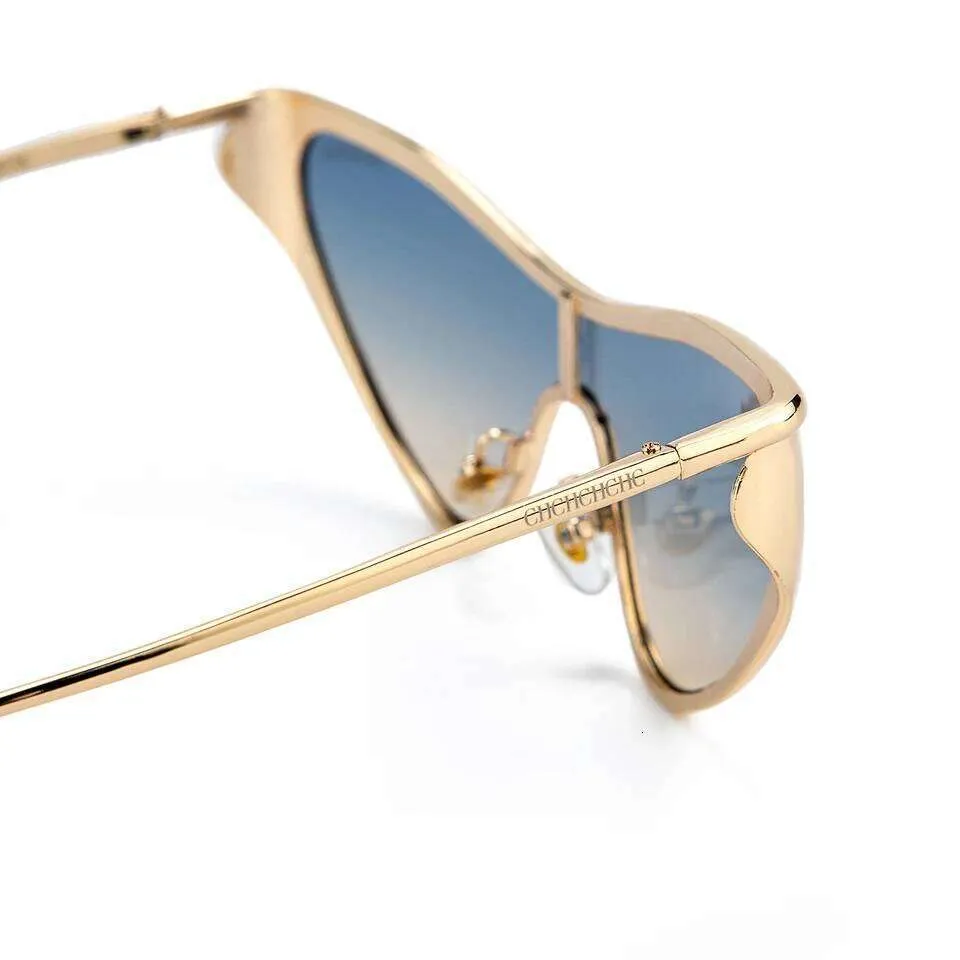 Retro Cat Eye Sunglasses for Women with Polarized Grey  display picture 3