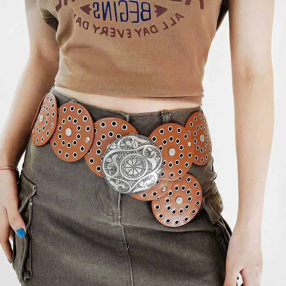 Round Hollow Disc Genuine Leather Belt with Golden Metal  display picture 1