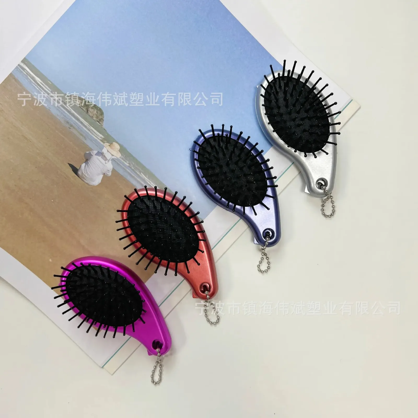 Essential 3 In 1 折りたたみヘアブラシ ミラーコーム を￥1,185