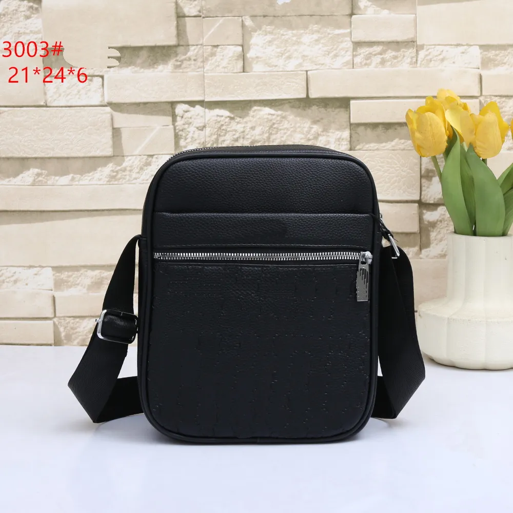 Borsa A Tracolla Messenger In Pelle PU Morbida Con Foro Per Auricolari - Borse Da Lavoro E Viaggio Per Donna - Design 2025