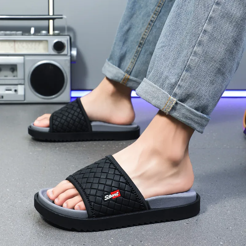 Free Shipping 2026s Summer New Design Woven Men Slippers Home Outdoor Lightweight Slip Resistant Durable Beach Cool_voghion.com