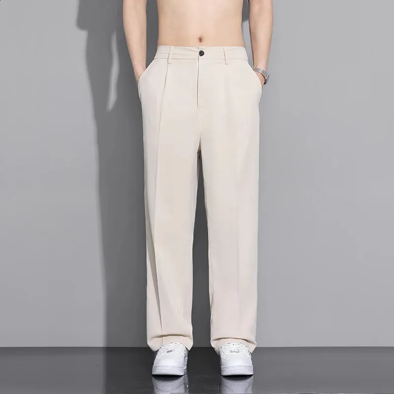 Men's Beige Loose Fit Wide Leg Tusers Men's Beige Loose Fit Wide Leg Tusers